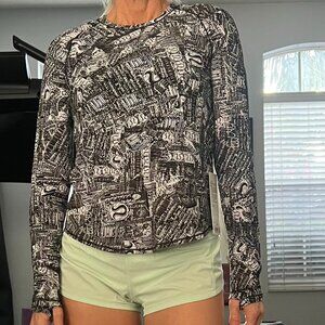 Lululemon Rise and Run Long Sleeve, Size 4, Black and White Label